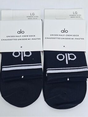 ALO Yoga Men's Unisex Half-Crew Socks - Black with White Stripes